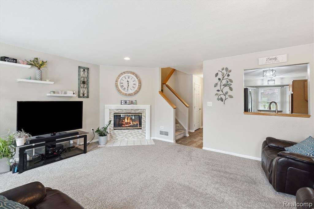 Howell, MI 48843,1484 Steeplechase Court
