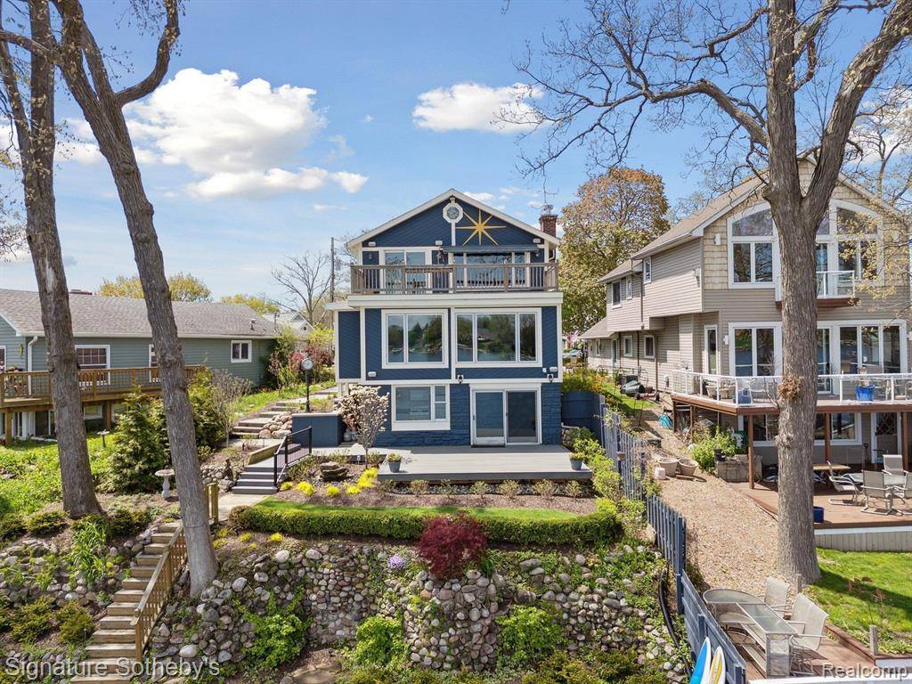 3806 ISLAND PARK Drive, Waterford Twp, MI 48329