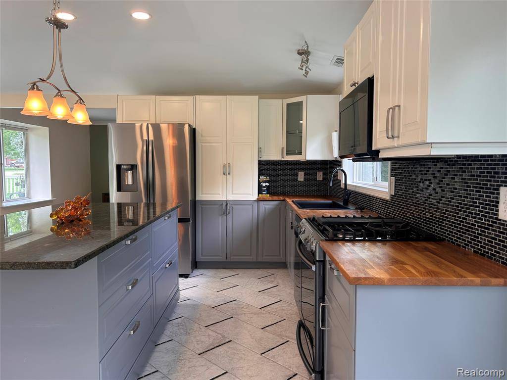 Rochester Hills, MI 48307,896 Grace Avenue
