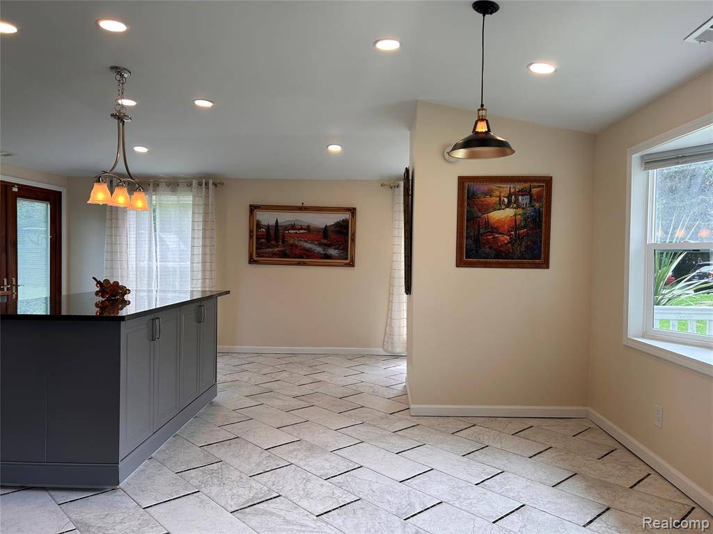 Rochester Hills, MI 48307,896 Grace Avenue