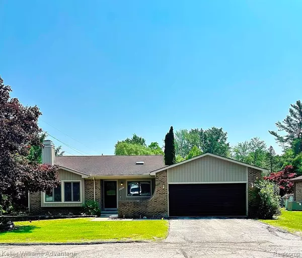 31441 Orchard Brook Court, Farmington Hills, MI 48336