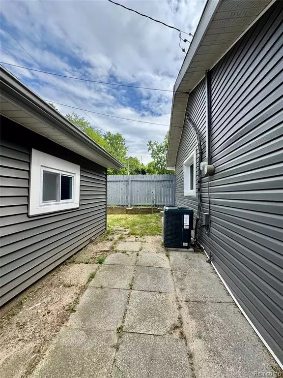 Independence Twp, MI 48348,4915 Clarkston Road