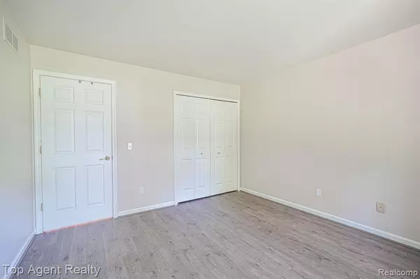 Rochester Hills, MI 48307,1676 CLEMENS Circle