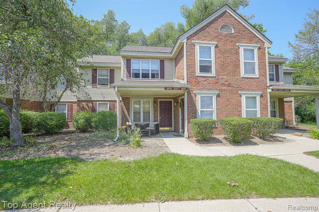1676 CLEMENS Circle, Rochester Hills, MI 48307