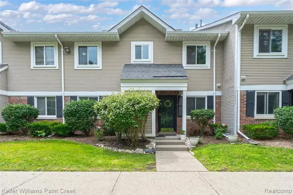31514 Orchard Creek 34, Farmington Hills, MI 48334