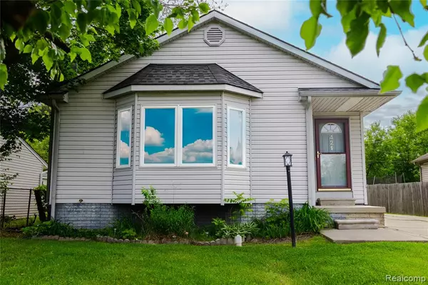 421 Harvey Avenue, Pontiac, MI 48341