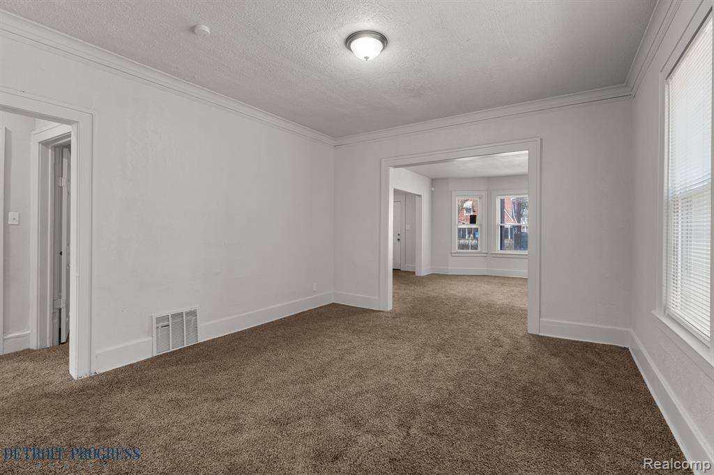 Detroit, MI 48204,5285 Maplewood Street