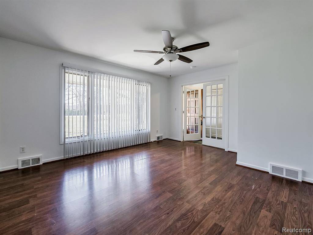 West Bloomfield Twp, MI 48322,7380 Villamuer Road