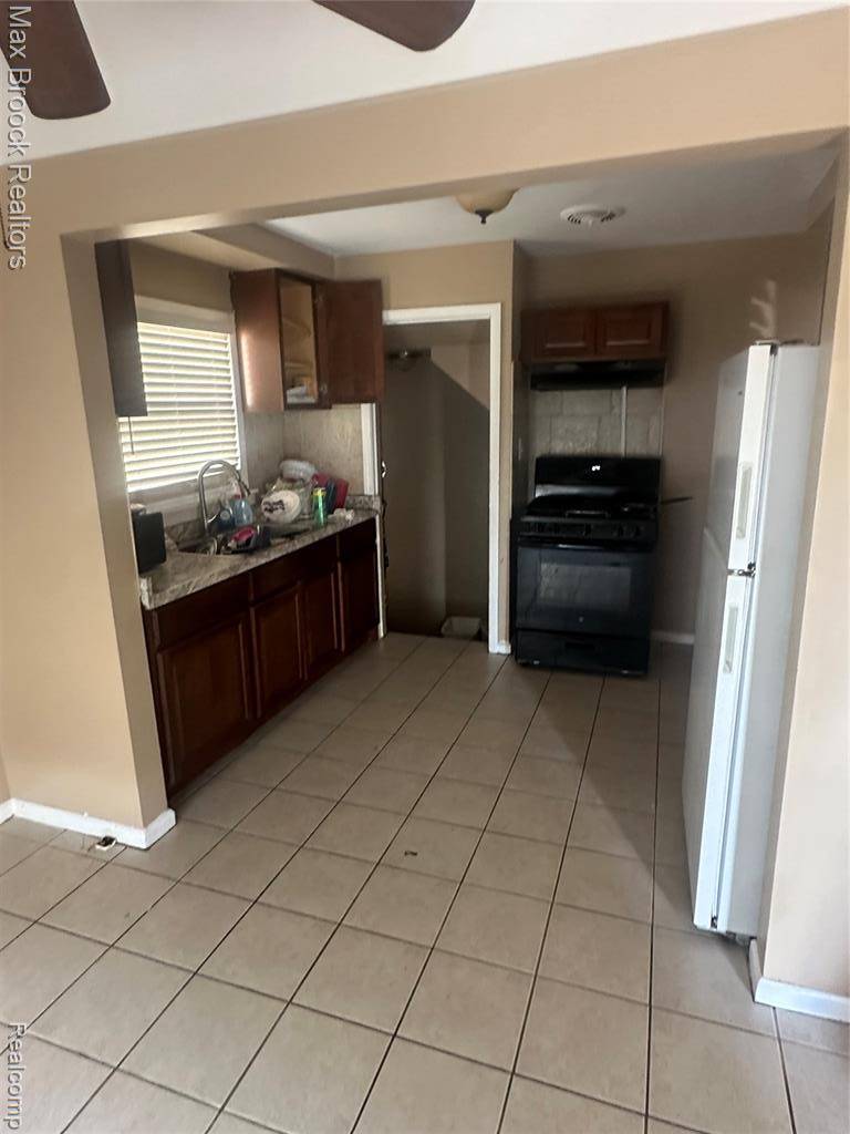 Detroit, MI 48213,12635 Promenade Street