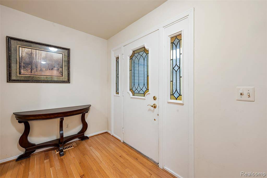 Rochester Hills, MI 48307,968 Golfview Court