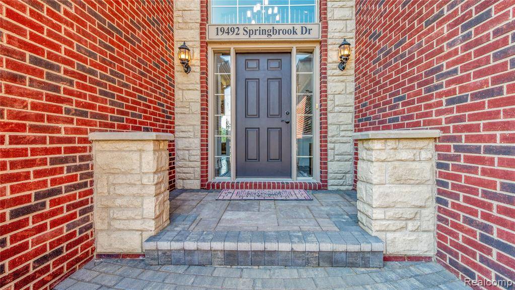 Macomb Twp, MI 48044,19492 SPRINGBROOK Drive
