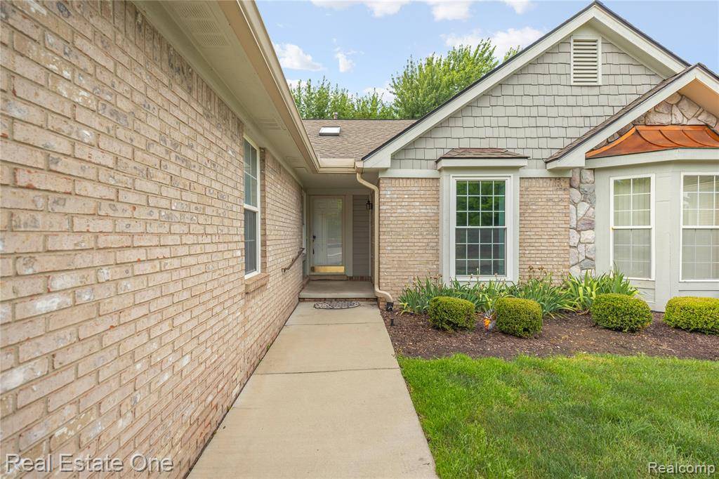 Canton Twp, MI 48187,41432 Haggerty Woods Court
