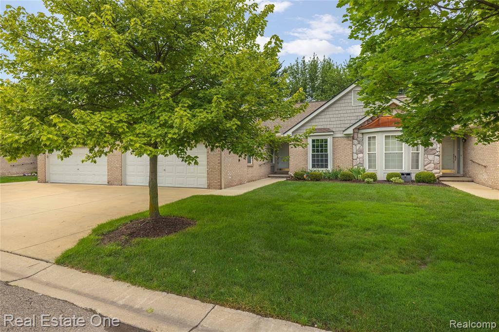 Canton Twp, MI 48187,41432 Haggerty Woods Court