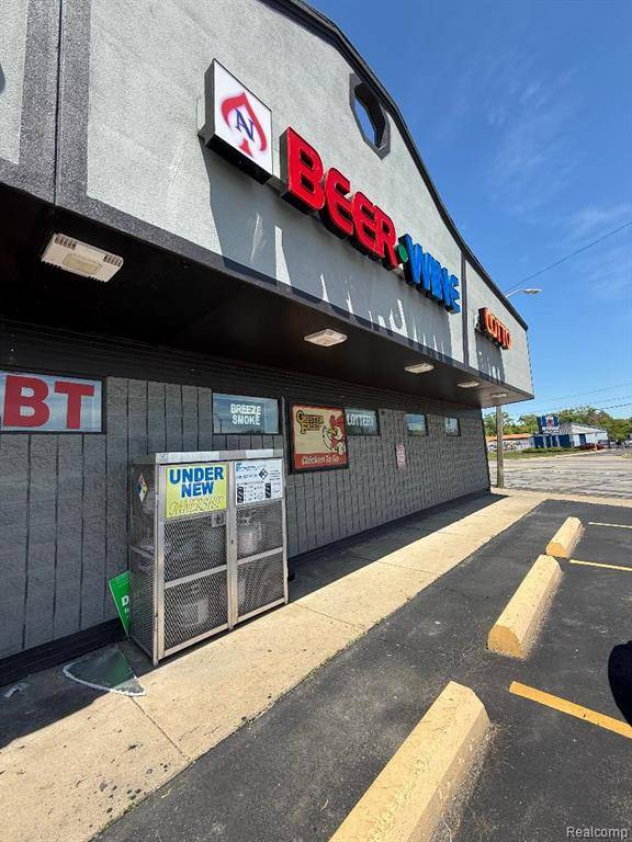 24001 Groesbeck Highway, Warren, MI 48089