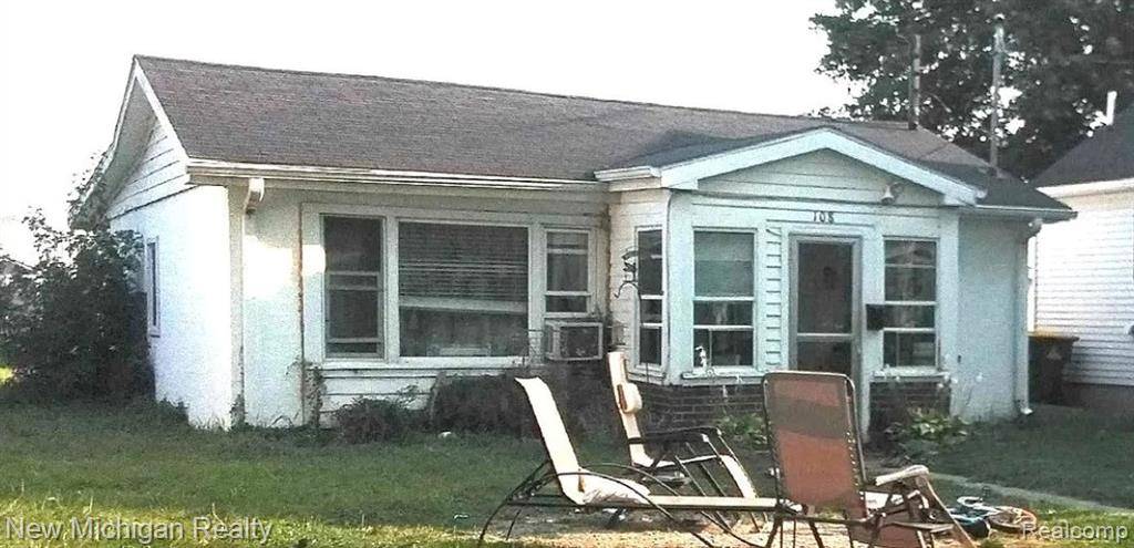 108 Floral Avenue, St. Johns, MI 48879
