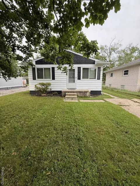 Southfield, MI 48033,21550 Poinciana Street