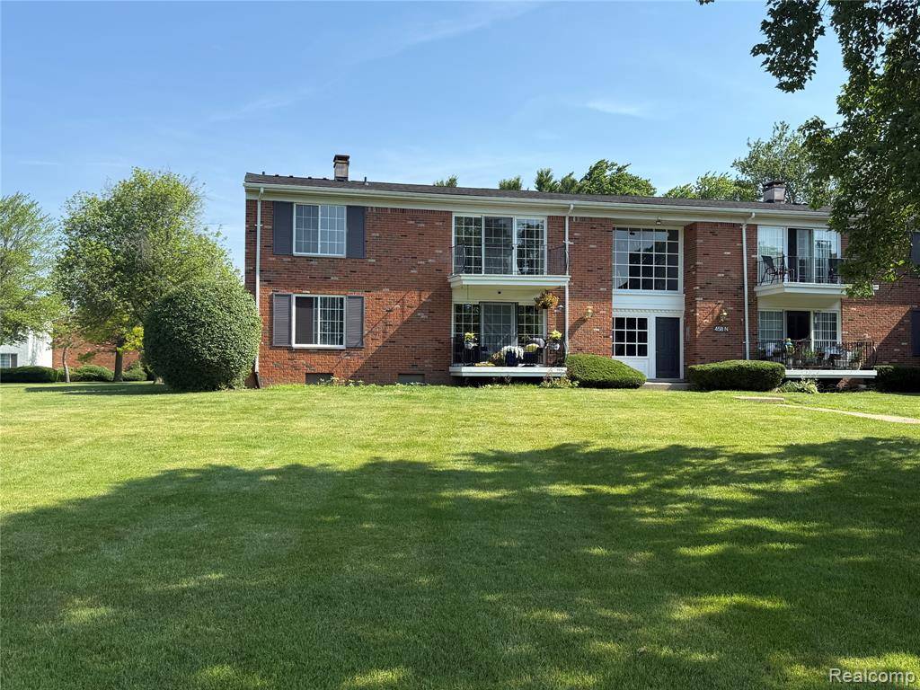 Bloomfield Twp, MI 48304,458 Fox Hills Drive N 8