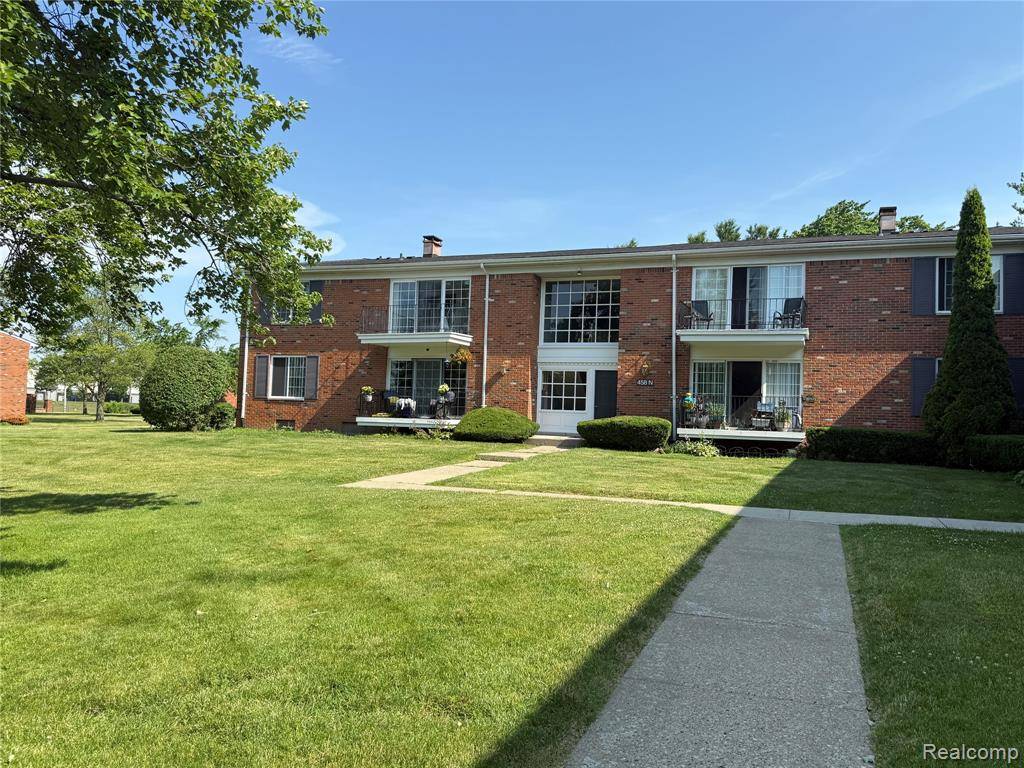 Bloomfield Twp, MI 48304,458 Fox Hills Drive N 8