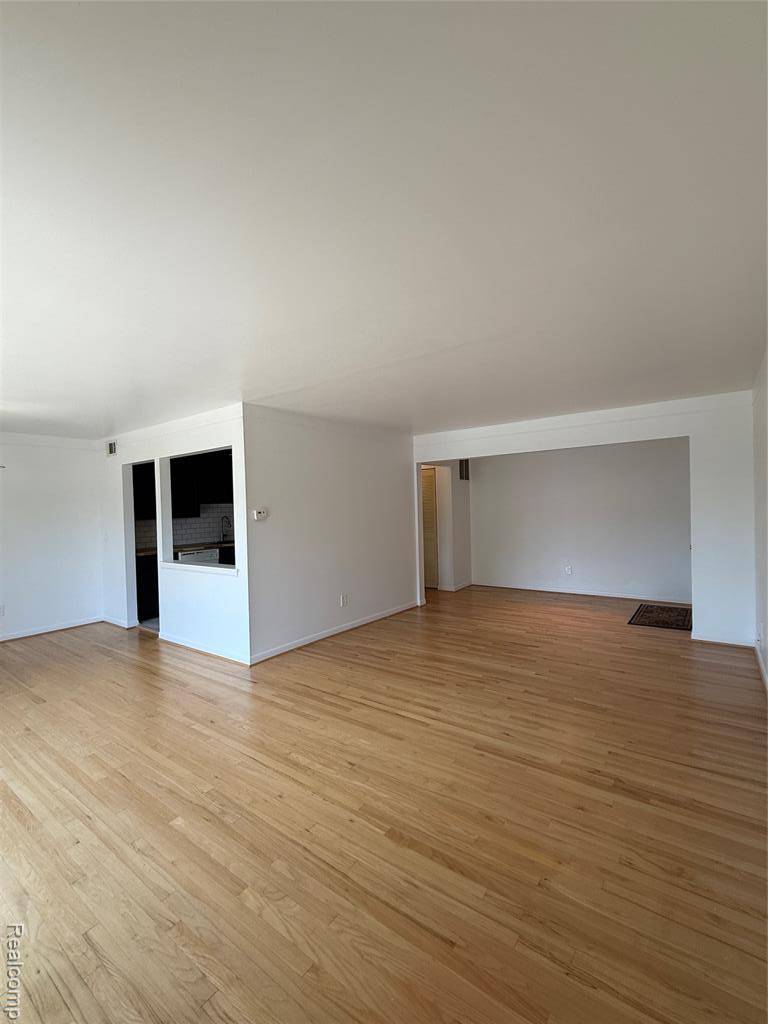 Bloomfield Twp, MI 48304,458 Fox Hills Drive N 8