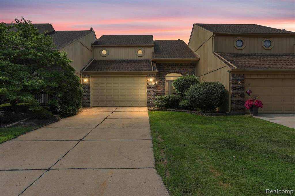 Rochester Hills, MI 48309,2137 CRYSTAL Drive