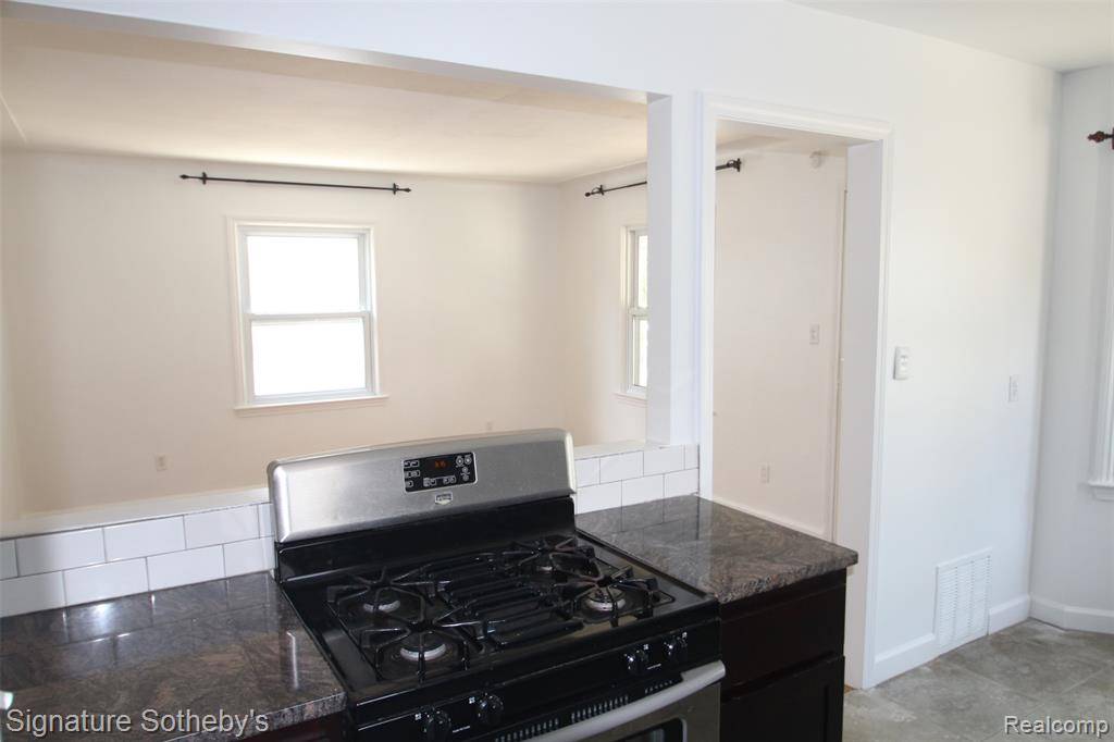 Ferndale, MI 48220,760 WORDSWORTH Street