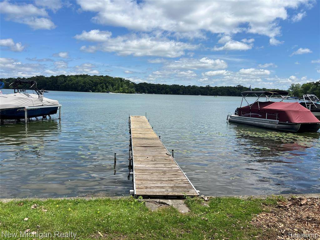 7920 Detroit Boulevard, West Bloomfield Twp, MI 48323