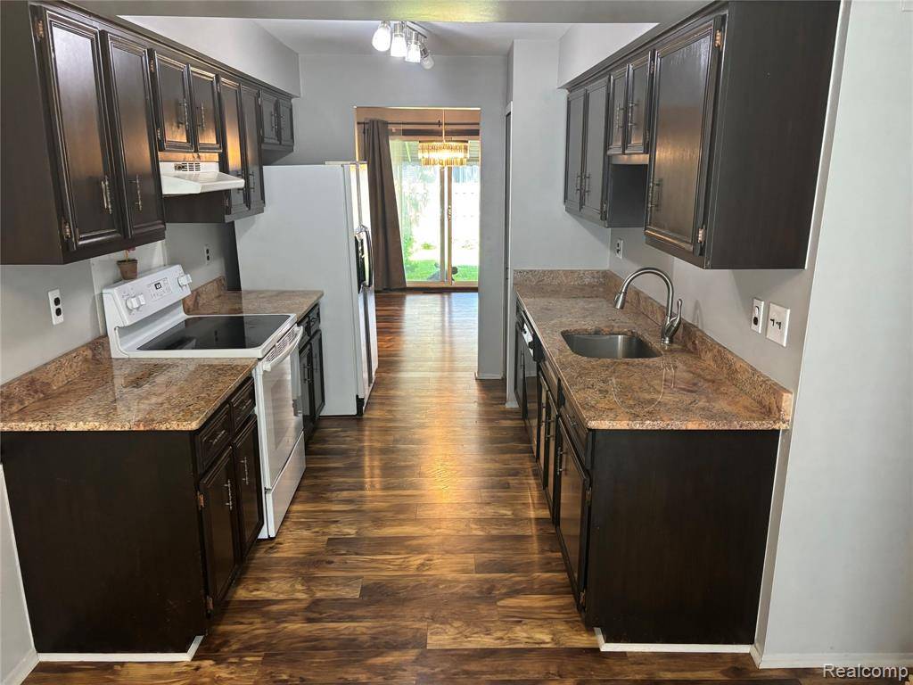 Rochester Hills, MI 48309,110 Stratford Lane