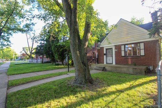 9737 E Lakepointe St. Avenue, Detroit, MI 48224