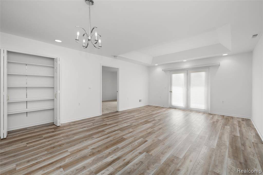 Farmington Hills, MI 48336,21366 Mulberry Court