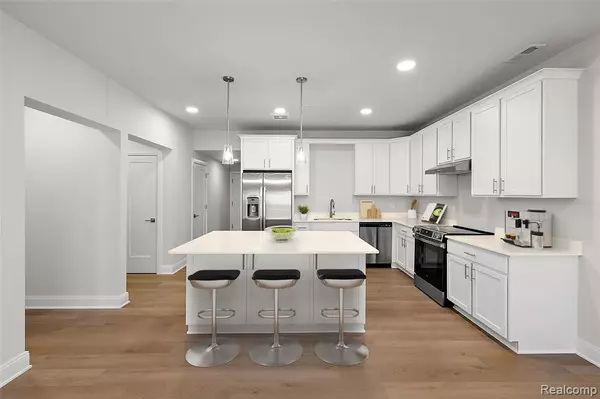 Lake Orion Vlg, MI 48362,456 Mystic Cove Lane 4 405
