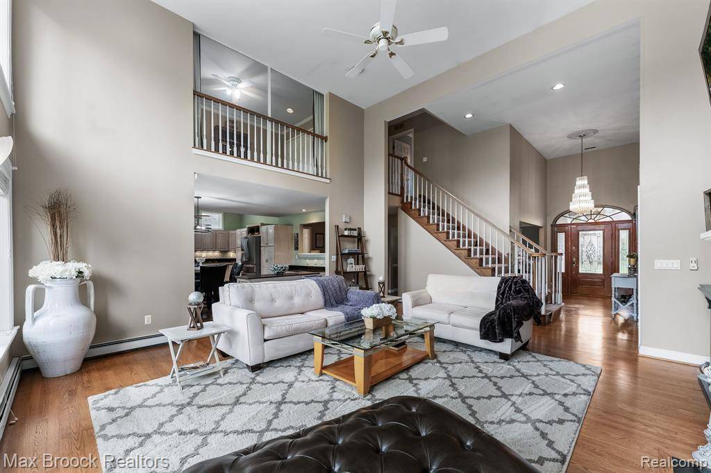 Clinton Twp, MI 48036,20403 Robinway Drive