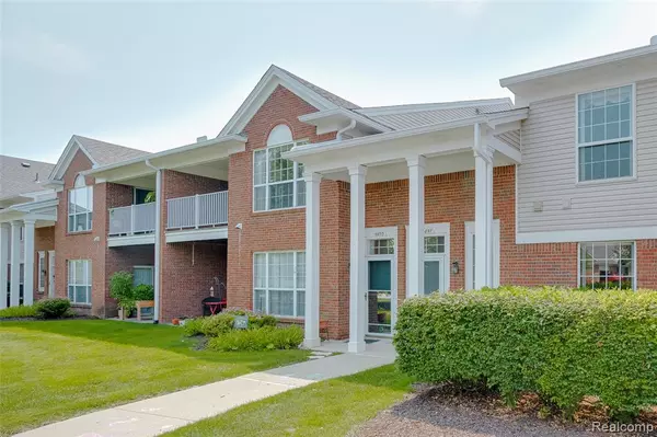 16897 CARRIAGE Way, Northville Twp, MI 48168