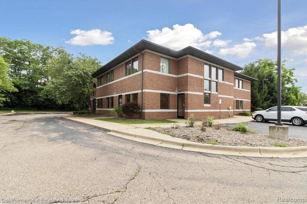 Commerce Twp, MI 48390,4123 Martin Rd