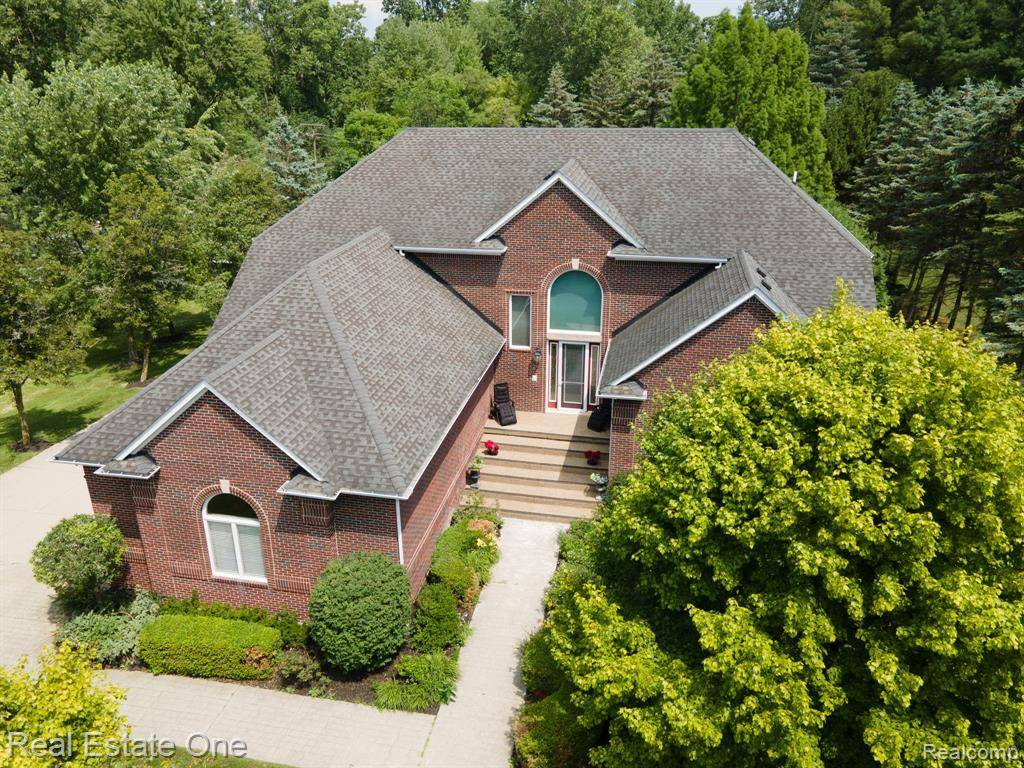 6120 EVANSWOOD Road, Troy, MI 48085