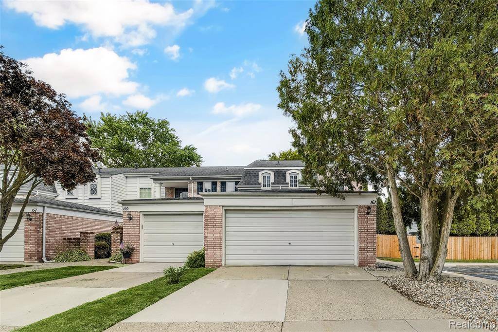 161 Stratford Lane, Rochester Hills, MI 48309