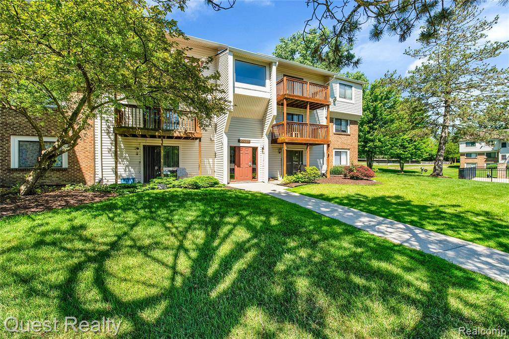 Farmington Hills, MI 48334,30028 W 12 Mile Road 27