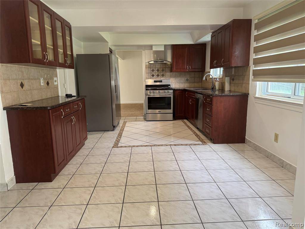 Southfield, MI 48034,28240 Lahser Road