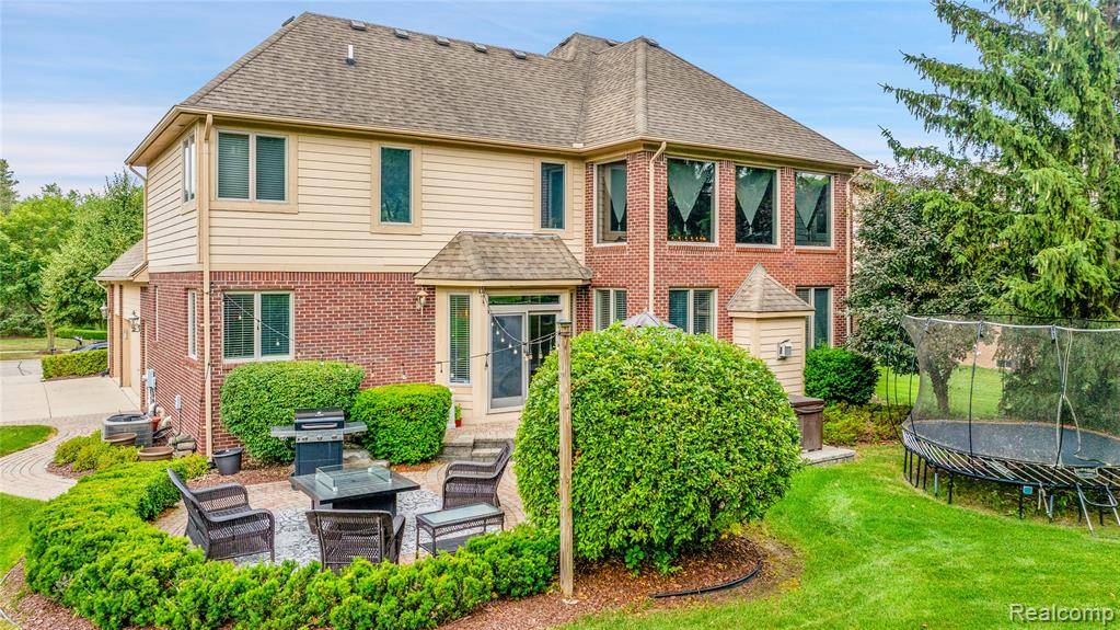 Rochester, MI 48307,1167 Autumnview Drive