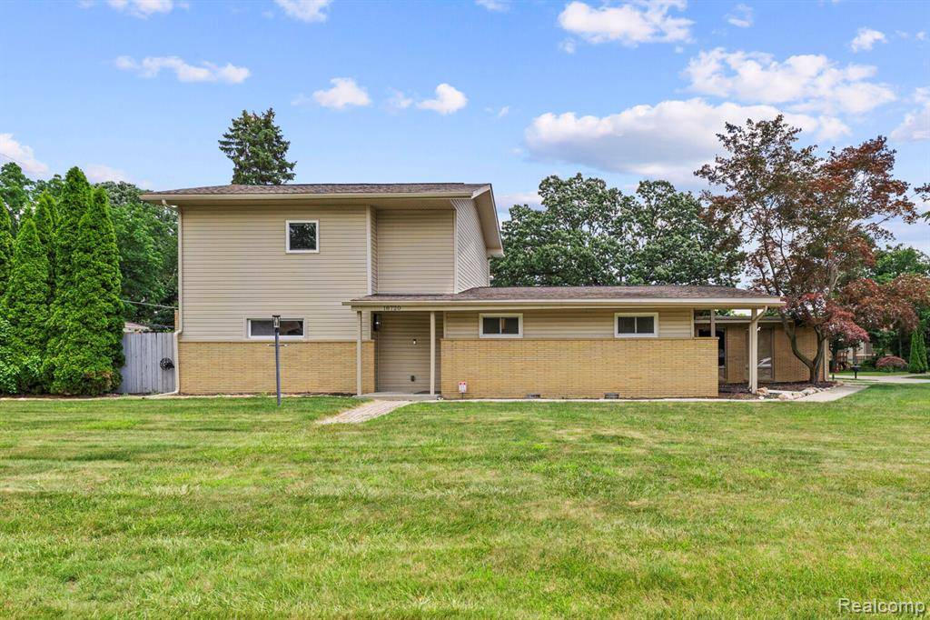 Livonia, MI 48152,18720 Blue Skies Street
