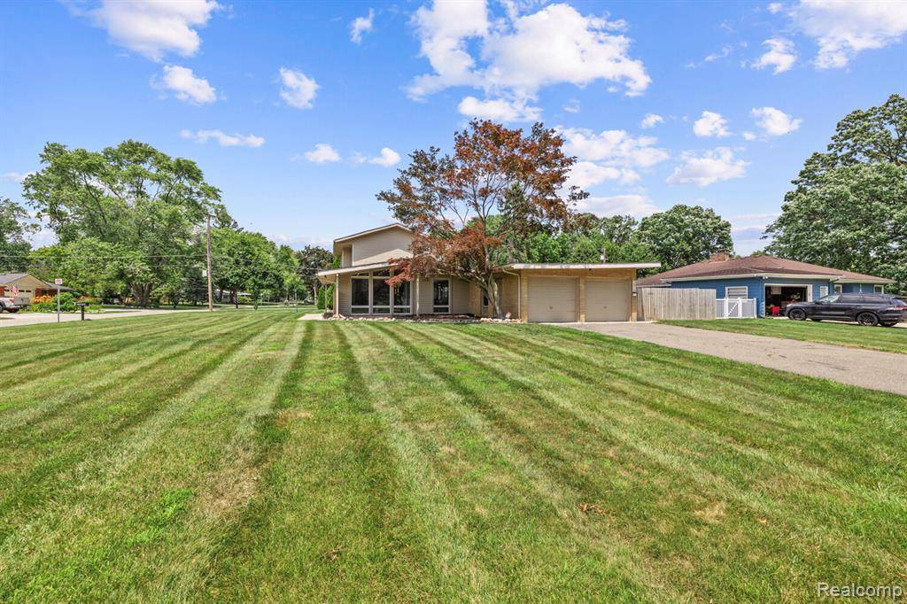 Livonia, MI 48152,18720 Blue Skies Street