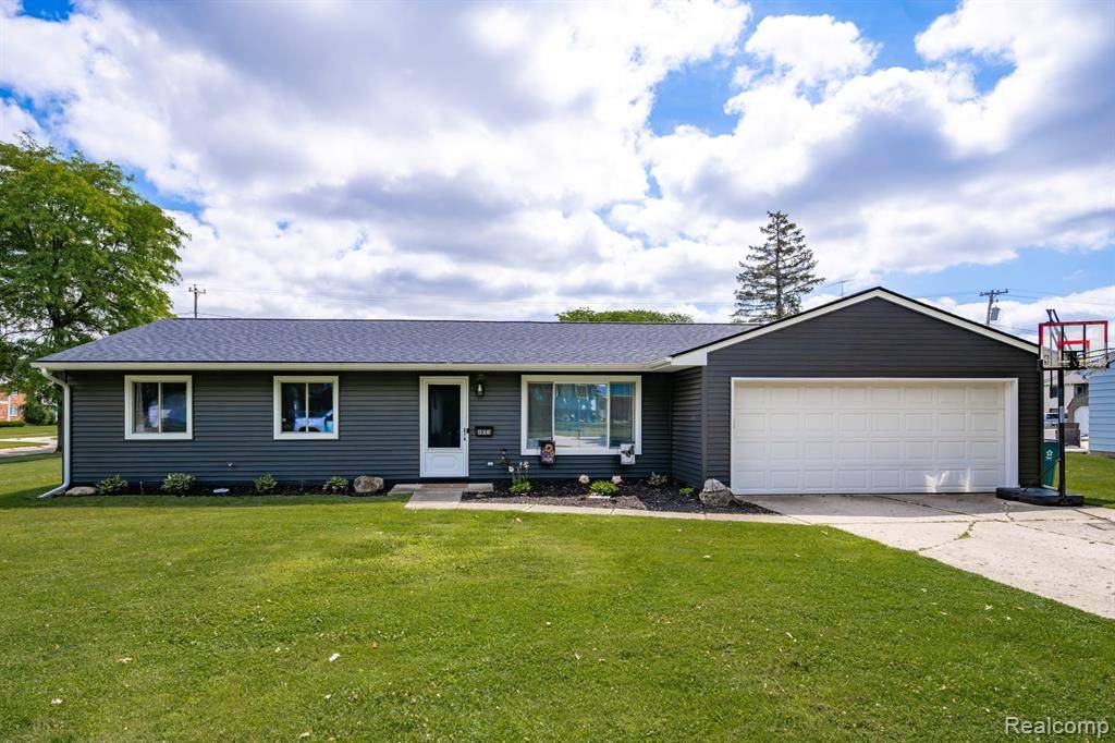 803 S Dayton Street, Davison, MI 48423