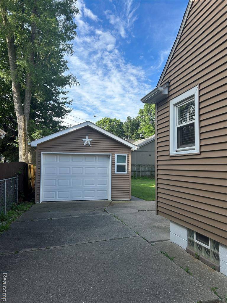 Mt. Clemens, MI 48043,213 Robertson Street
