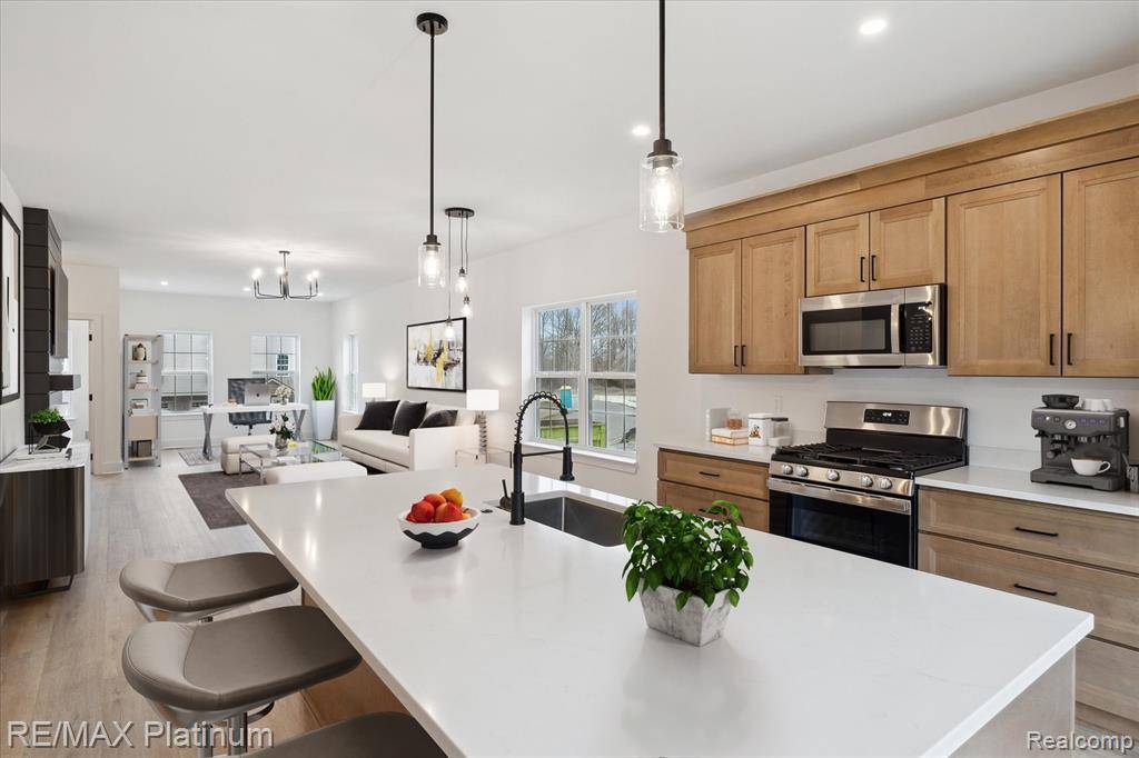 Howell Twp, MI 48855,1685 PINECROFT Lane