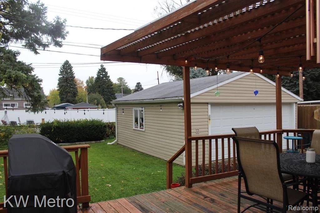 Royal Oak, MI 48073,1120 AMELIA Avenue