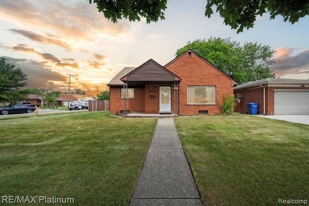 12211 Champaign Avenue, Warren, MI 48089