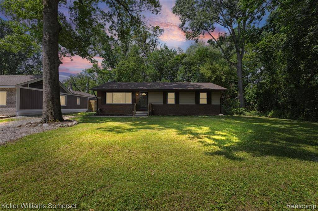 22281 Poinciana Street, Southfield, MI 48033