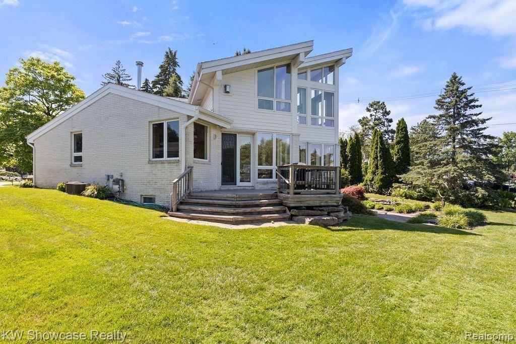 Waterford Twp, MI 48328,4614 CLAUDIA Drive