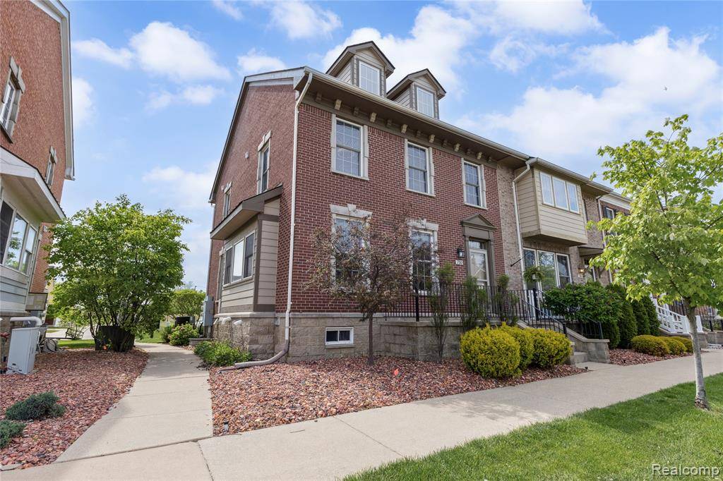 Wyandotte, MI 48192,750 2ND Street 27