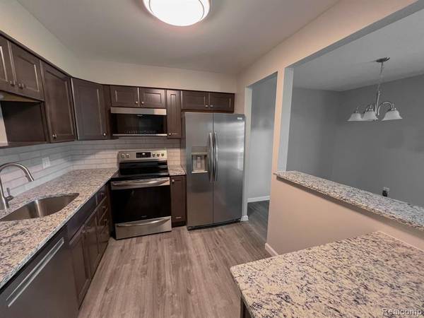 7370 WOODVIEW Street 1, Westland, MI 48185