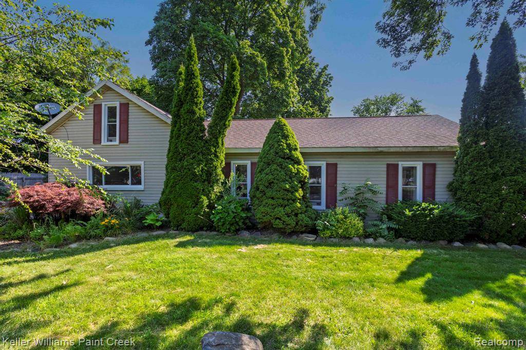 12 Pearl Street, Oxford Vlg, MI 48371